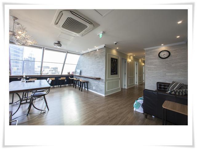 First Guesthouse Busan Bagian luar foto